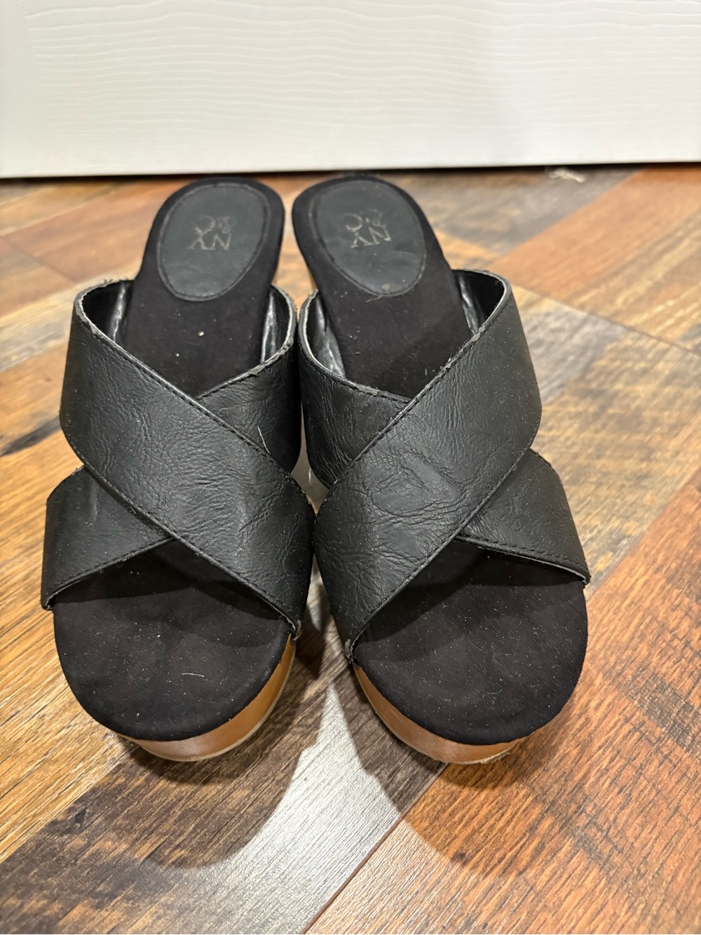 Women’s Black Crisscross wedge Sandals